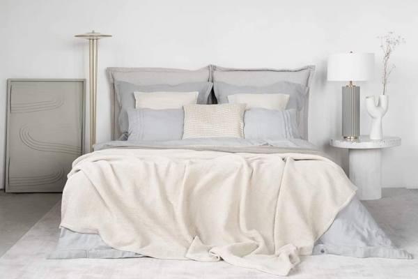 Łóżko tapicerowane JOSH pillow z poduchami