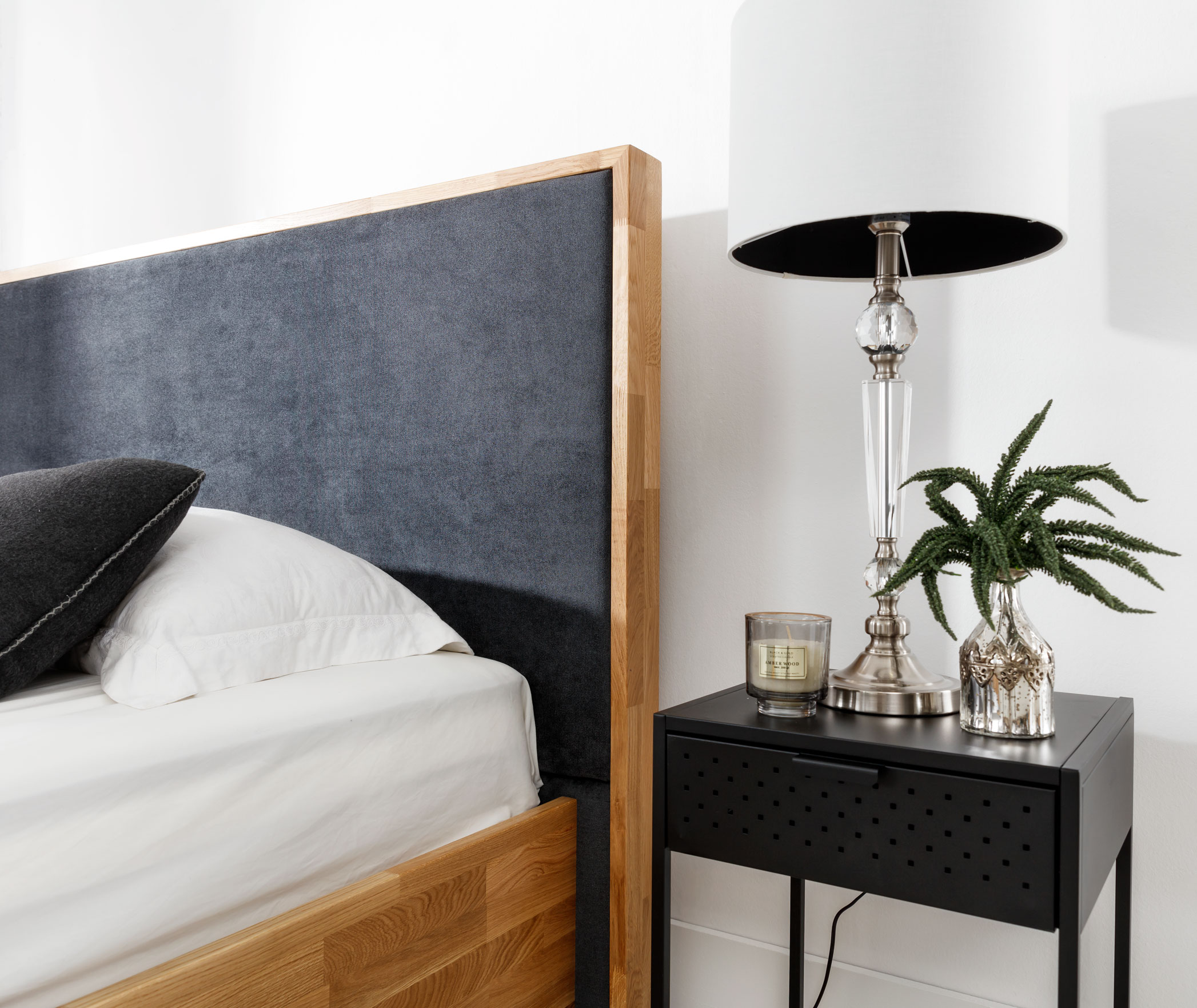Łóżko Oscar z tapicerowanym zagłówkiem